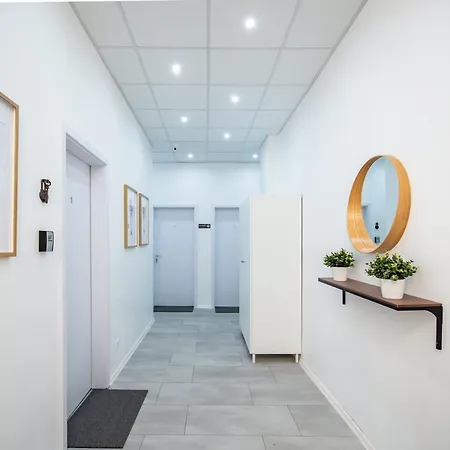Colorful Location Ac Apartment *