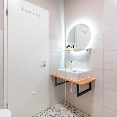 Colorful Location Ac Apartment Budapest