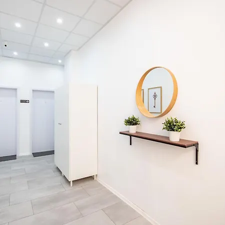Colorful Location Ac Apartment