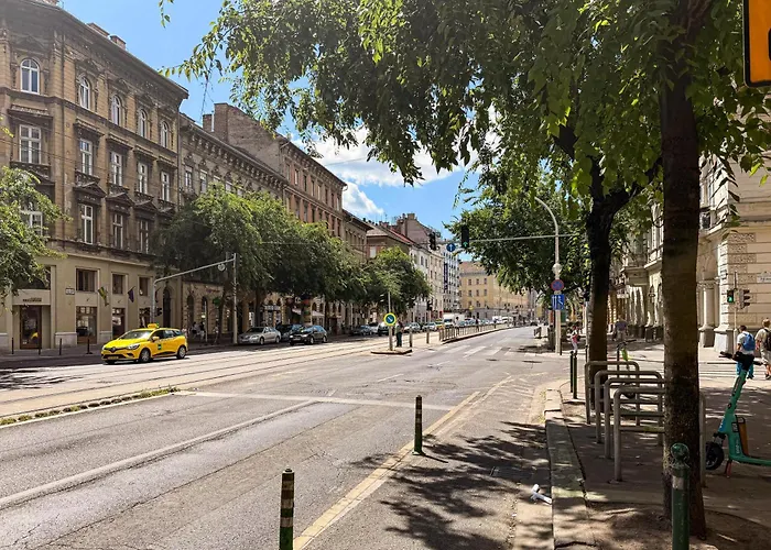 Colorful Location Ac Budapest